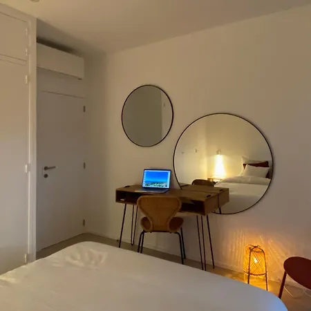 Superbe Petite Moderne Surplombant La וילה *
