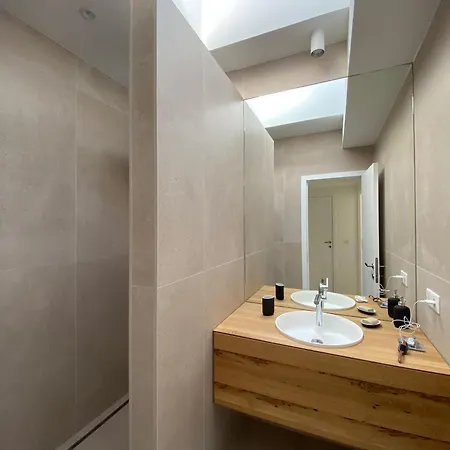 Superbe Petite Moderne Surplombant La * Saint-Raphael (Var)