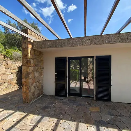 Villa Superbe Petite Moderne Surplombant La Saint-Raphael (Var)