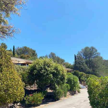 Superbe Petite Moderne Surplombant La * Saint-Raphael (Var)