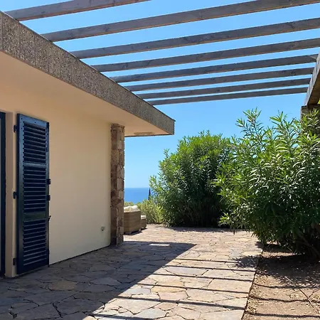 Superbe Petite Moderne Surplombant La Villa Saint-Raphael (Var)