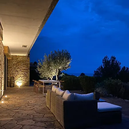 Villa Superbe Petite Moderne Surplombant La *