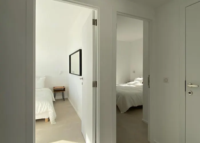 Villa Superbe Petite Moderne Surplombant La *