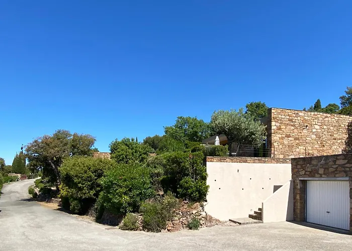 Superbe Petite Moderne Surplombant La Villa *